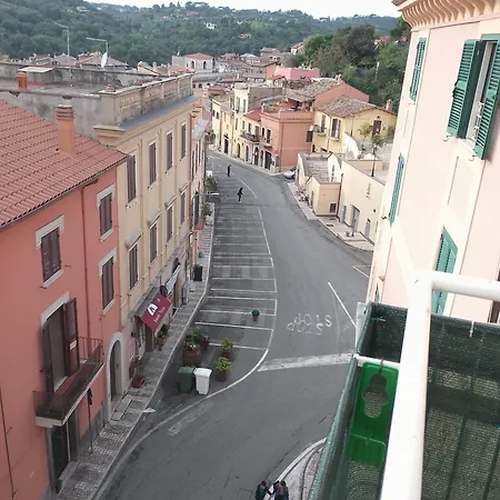 Jerry & Titty House 招待所 4*